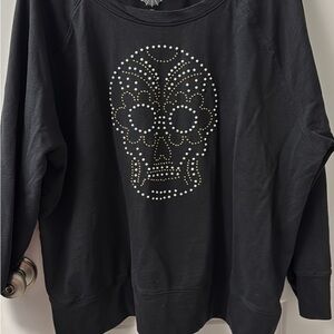 🔴SOLD!!!🔴Black Sweatshirt with Skull Design